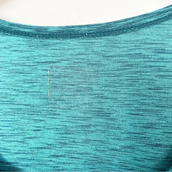 32 Degrees Women’s Scoop Neck Dri-Fit Tee in Heathered Tee Size Large - Picture 3 of 4